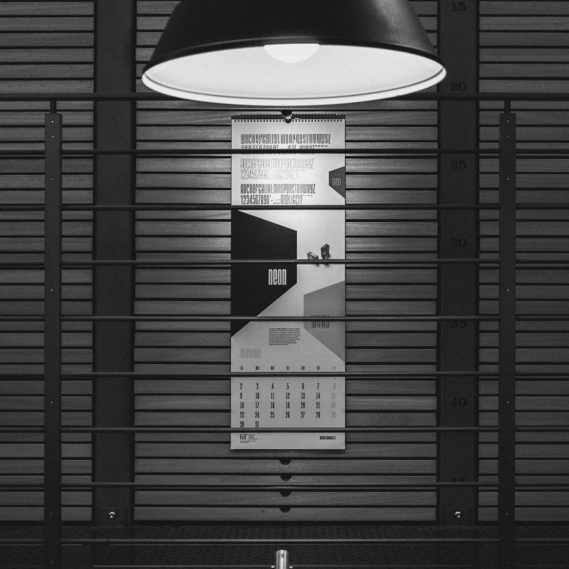 Calendario Tipografico 2023 Fonderia Nebiolo dettaglio Carattere tipografico Neon di Giulio Da Milano