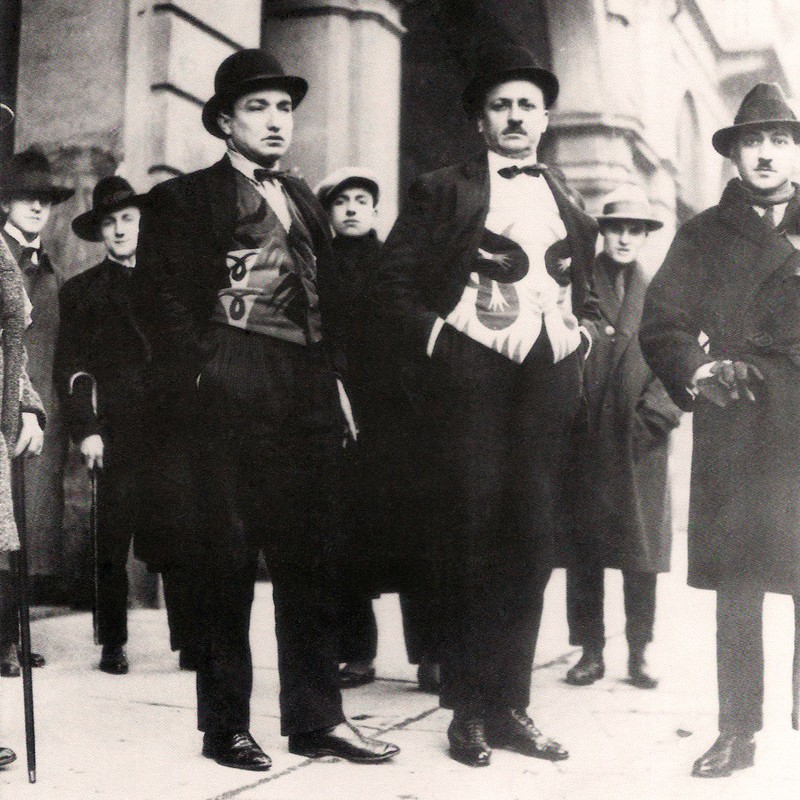 Prosyt, Propulsore Tecnologico, software house e società di consulenza dettaglio Foto d'epoca in bianco e nero dei panciotti futuristi indossati