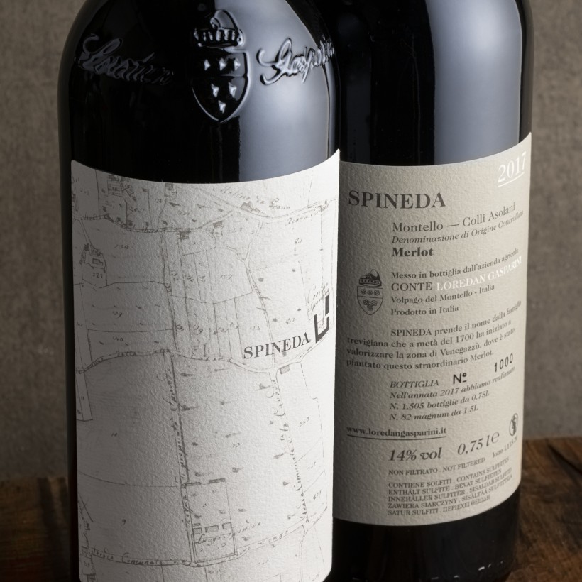 Spineda Merlot - Etichetta per Vino a produzione limitata dettaglio Dettaglio dell'etichetta e del retro etichetta della bottiglia di Spineda