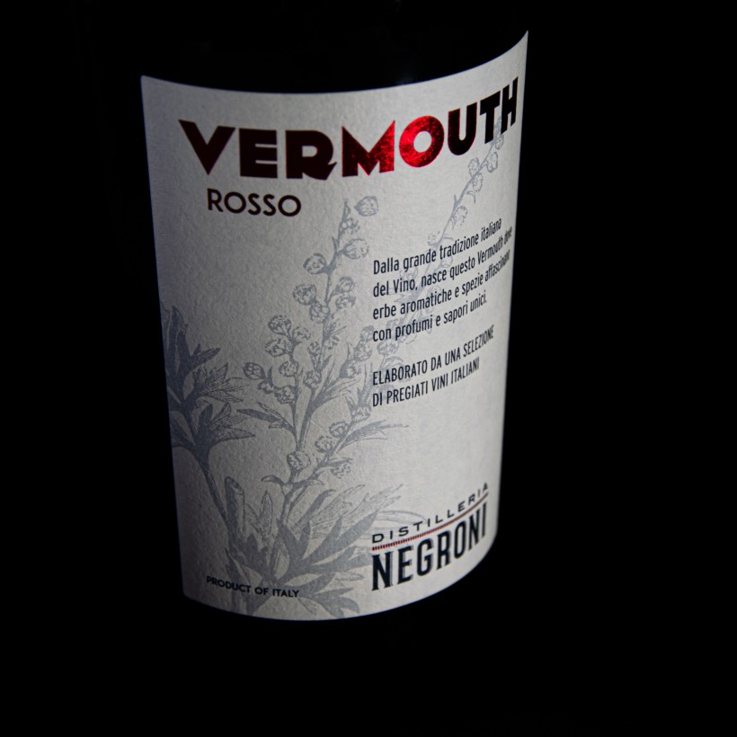 Vermouth Rosso a marchio Distilleria Negroni dettaglio Dettaglio dell'etichetta del Vermouth Rosso a marchio Distilleria Negroni